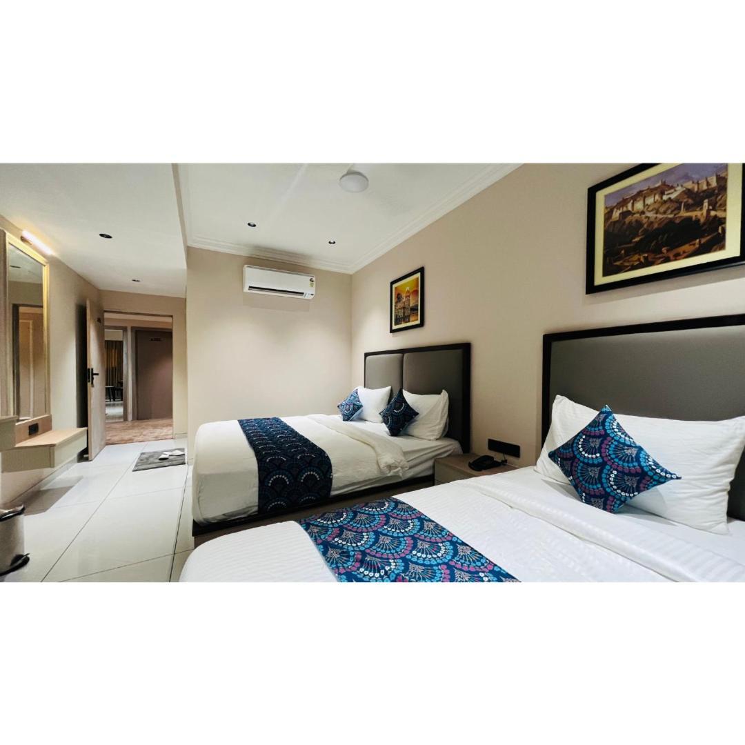 Hotel Royal Town Ahmedabad Ngoại thất bức ảnh