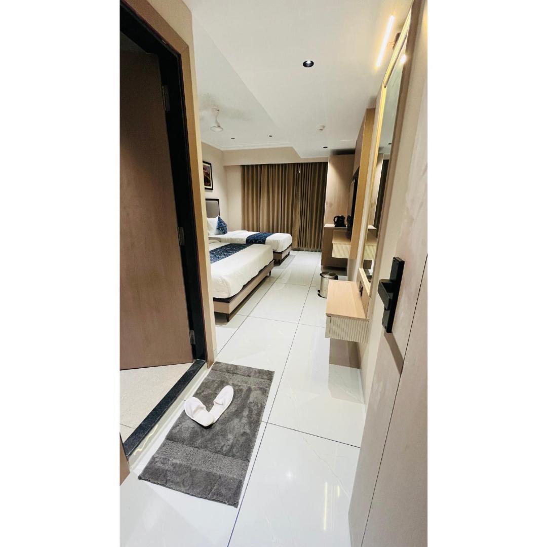 Hotel Royal Town Ahmedabad Ngoại thất bức ảnh