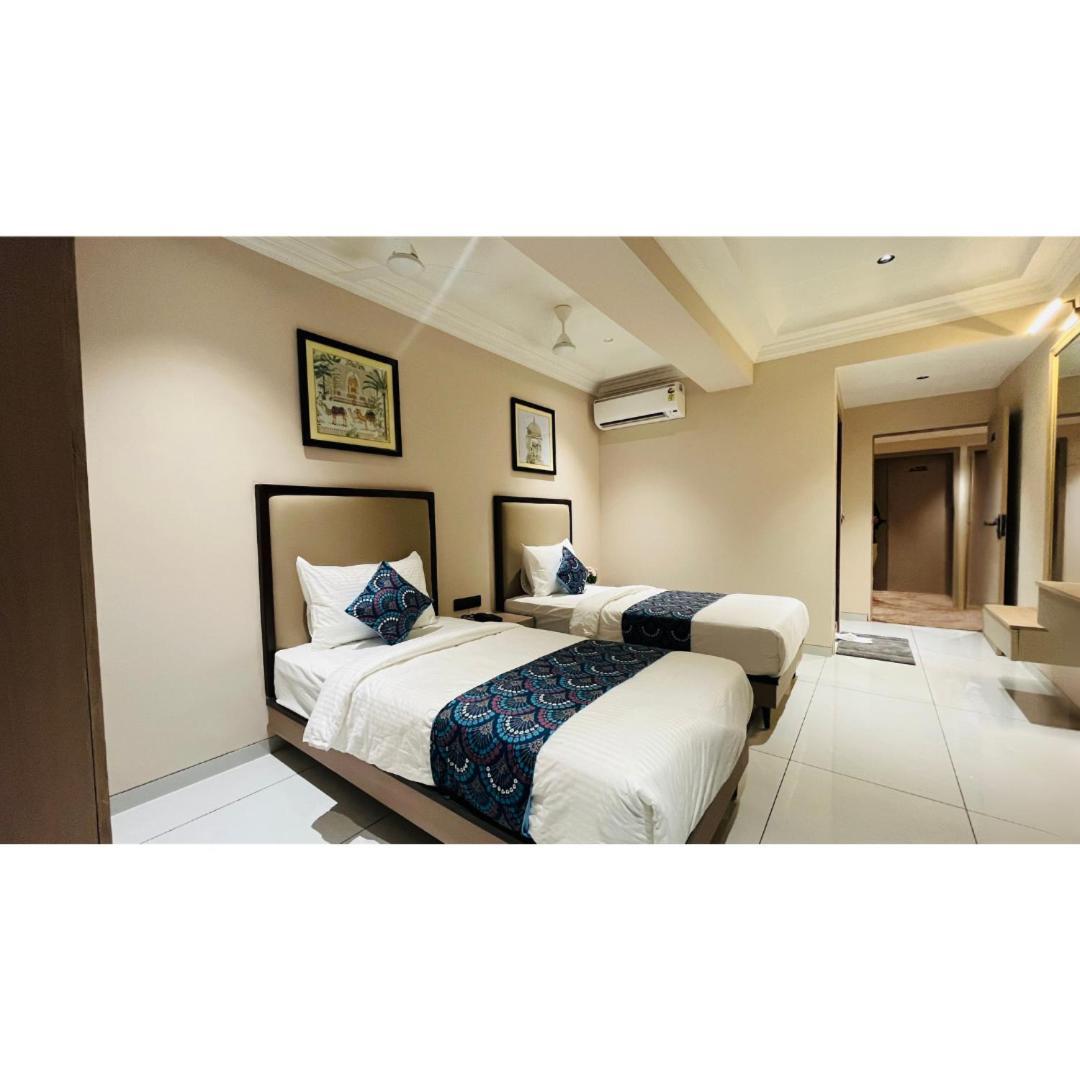Hotel Royal Town Ahmedabad Ngoại thất bức ảnh