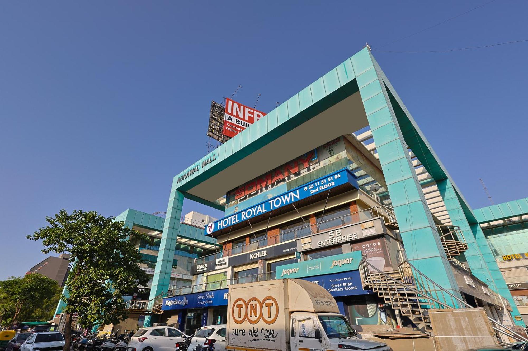 Hotel Royal Town Ahmedabad Ngoại thất bức ảnh