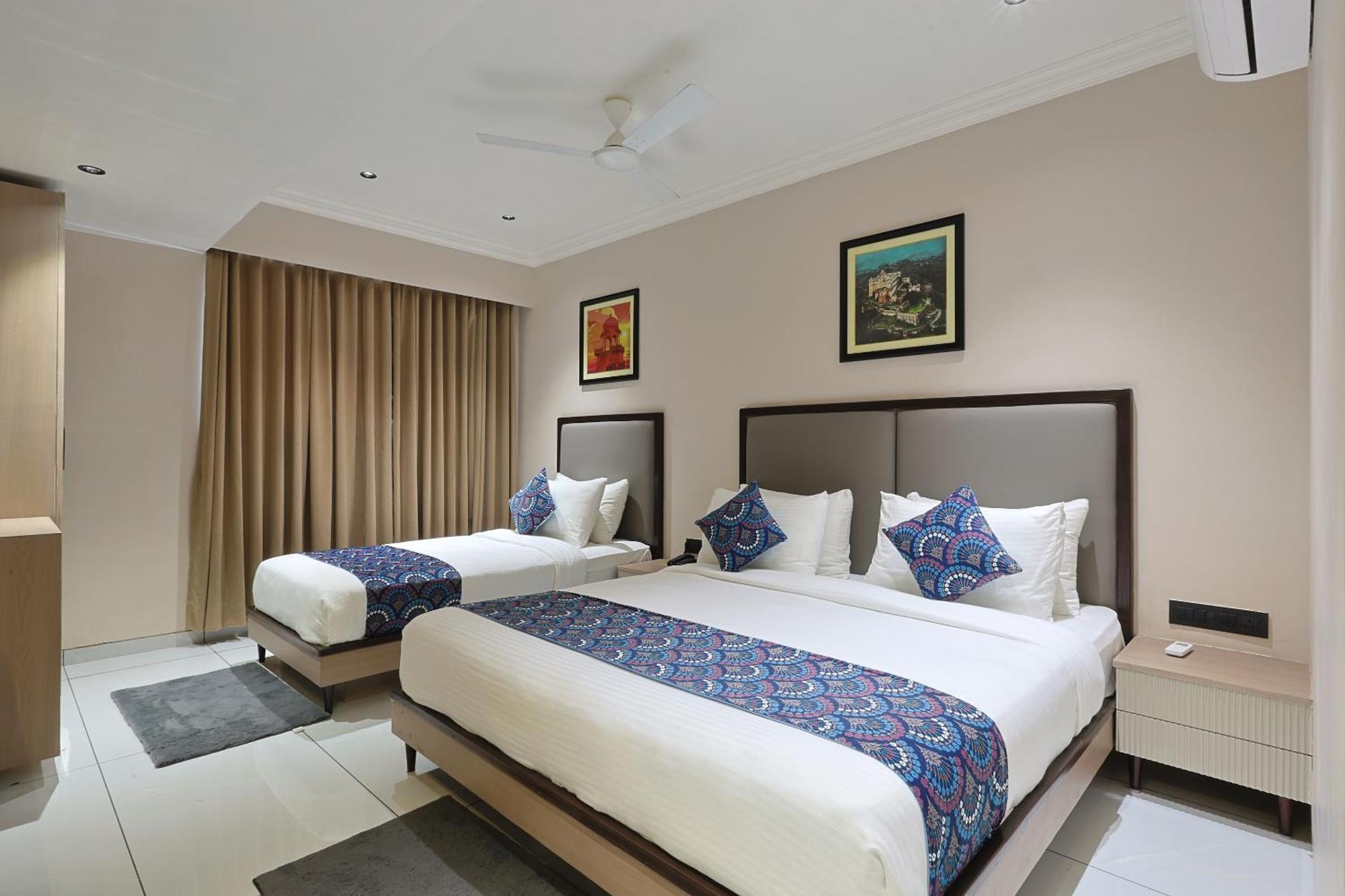 Hotel Royal Town Ahmedabad Ngoại thất bức ảnh