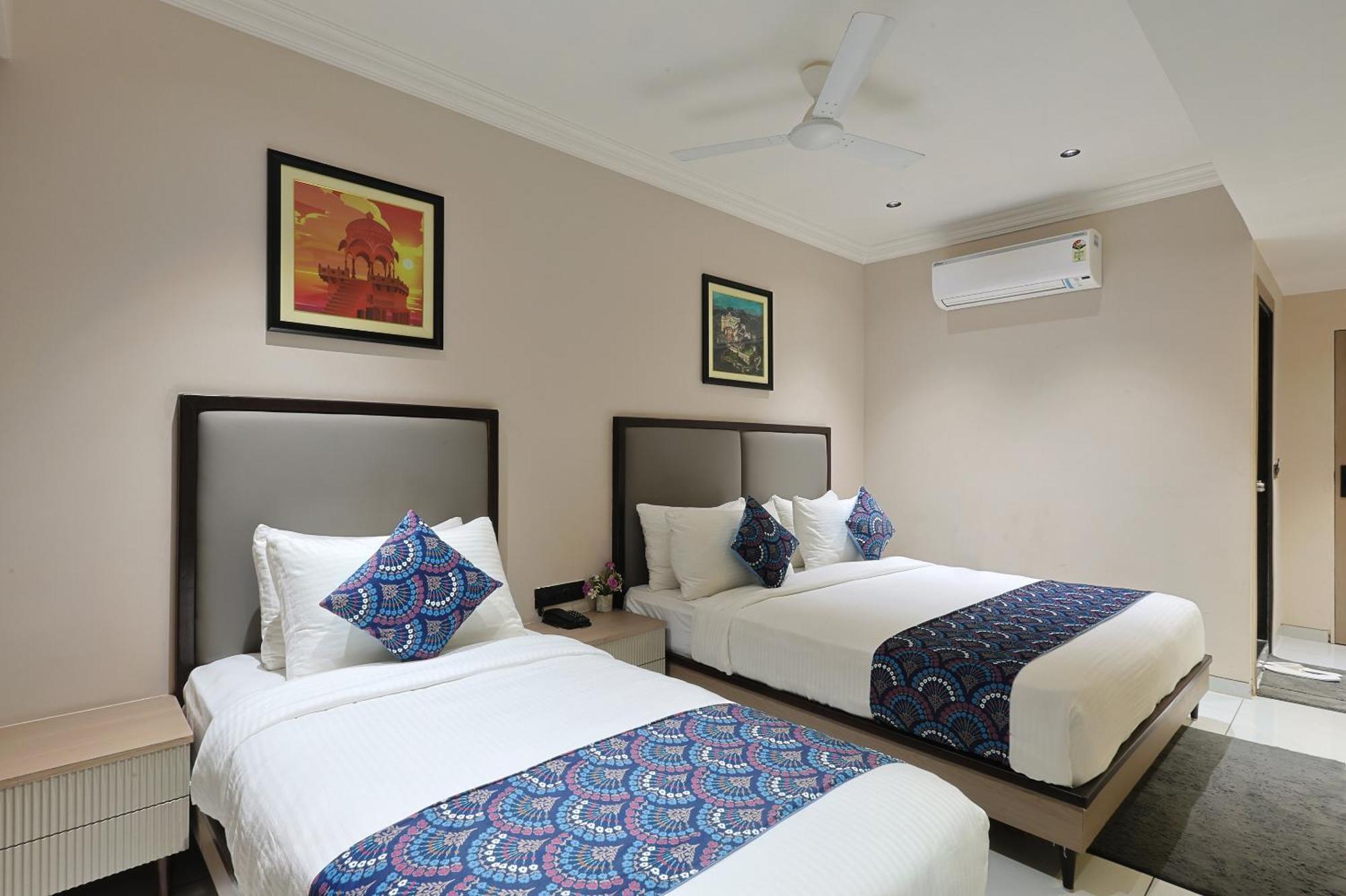 Hotel Royal Town Ahmedabad Ngoại thất bức ảnh