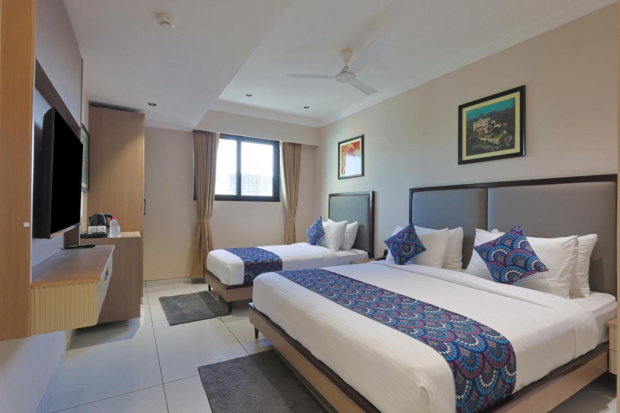 Hotel Royal Town Ahmedabad Ngoại thất bức ảnh