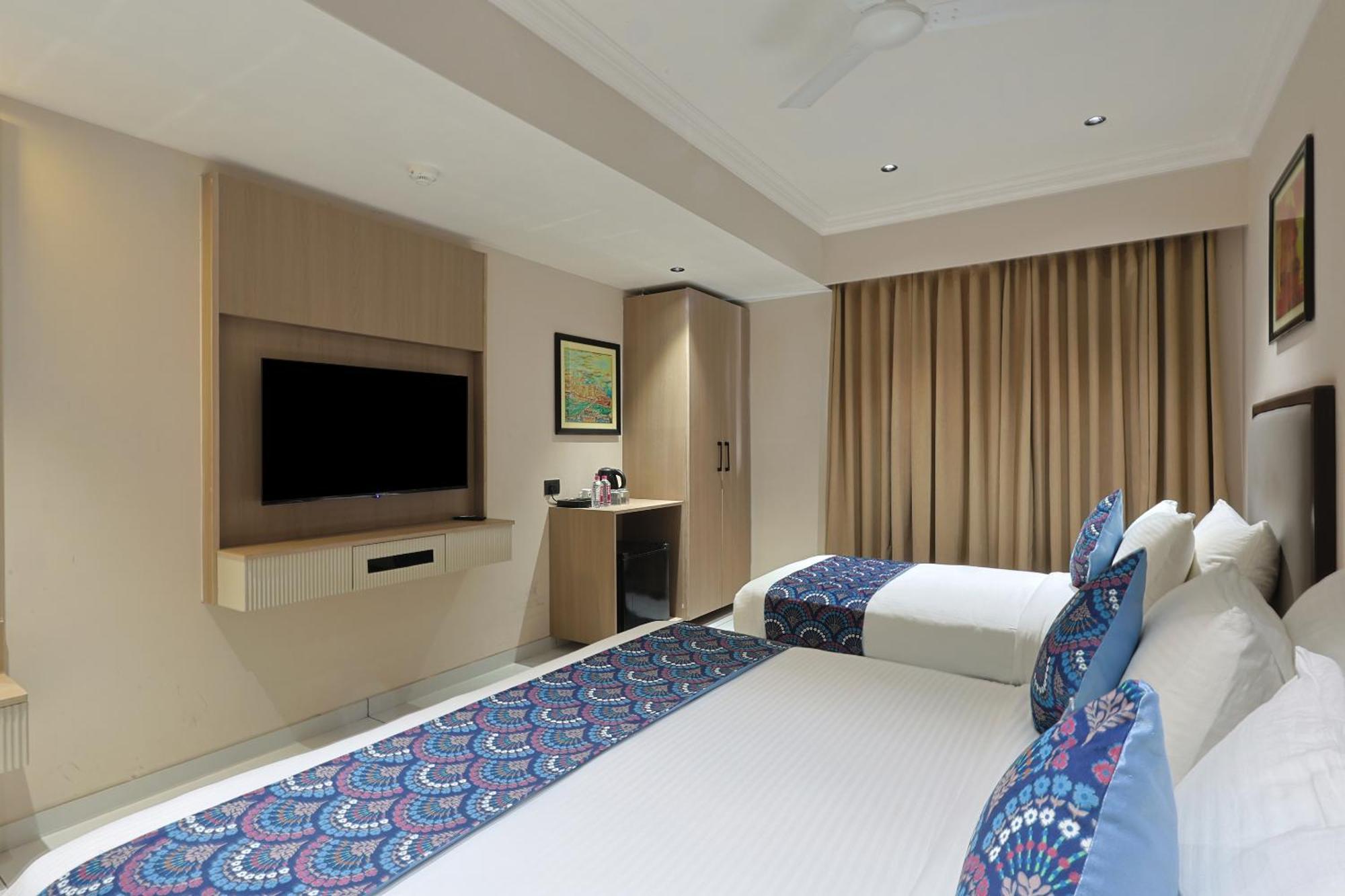 Hotel Royal Town Ahmedabad Ngoại thất bức ảnh