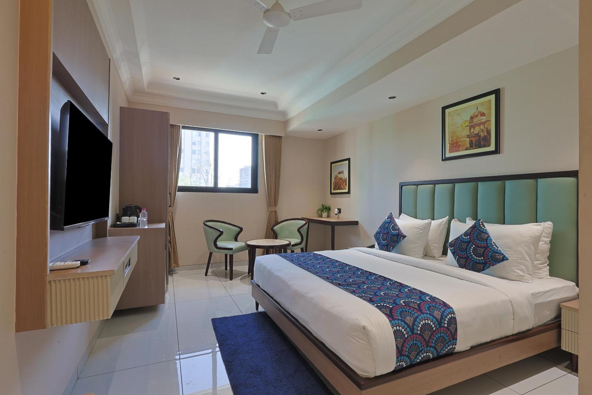 Hotel Royal Town Ahmedabad Ngoại thất bức ảnh