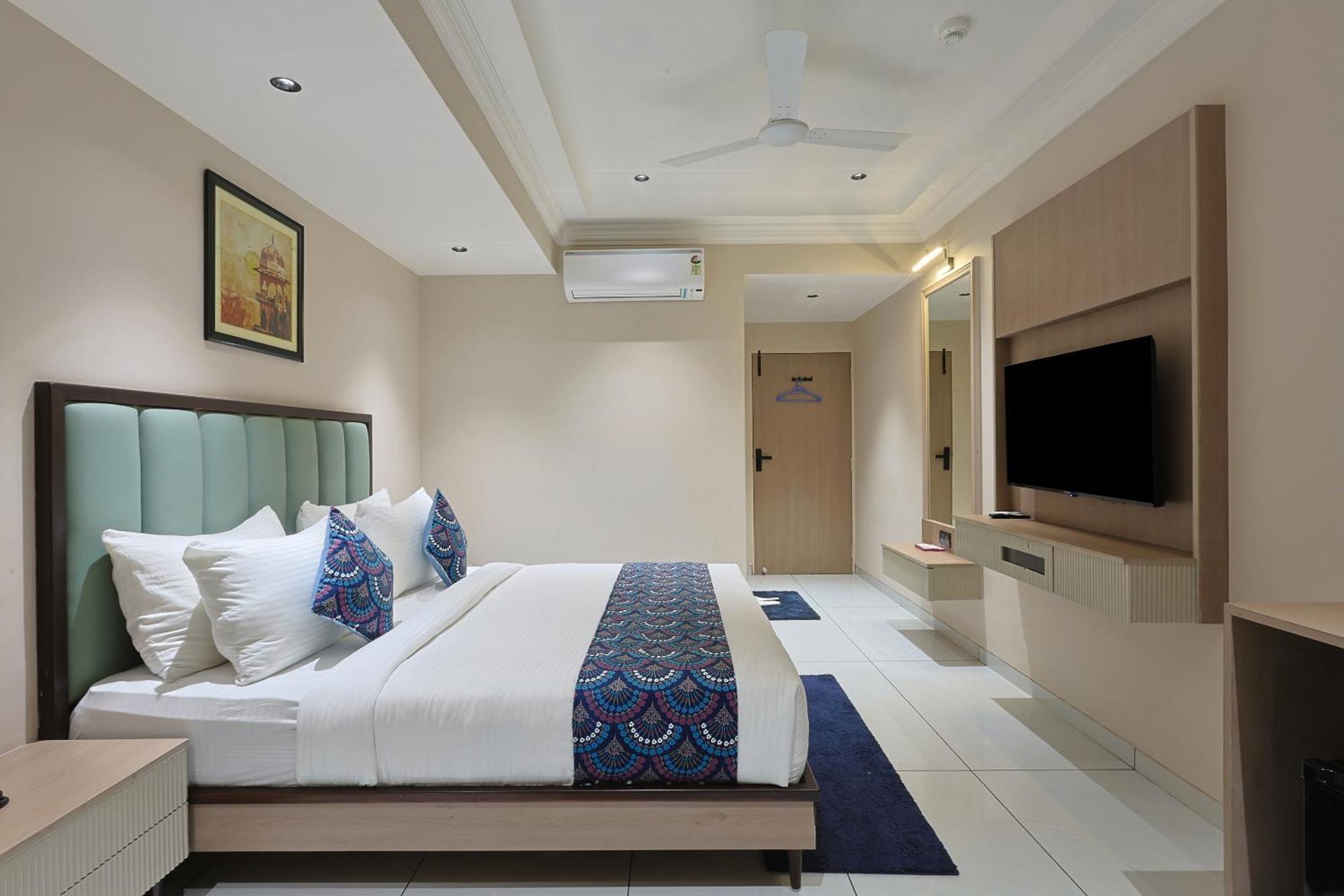 Hotel Royal Town Ahmedabad Ngoại thất bức ảnh