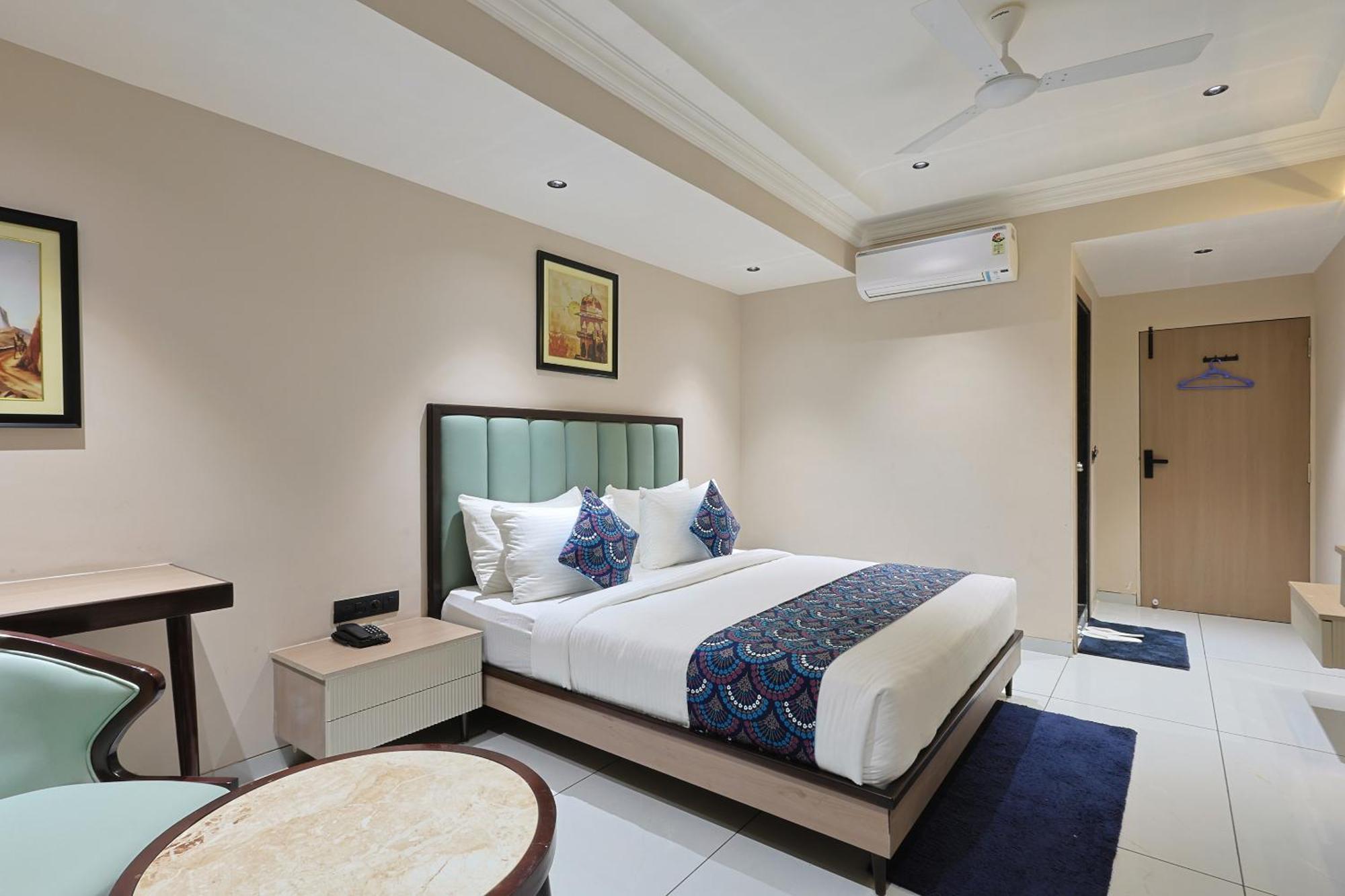 Hotel Royal Town Ahmedabad Ngoại thất bức ảnh