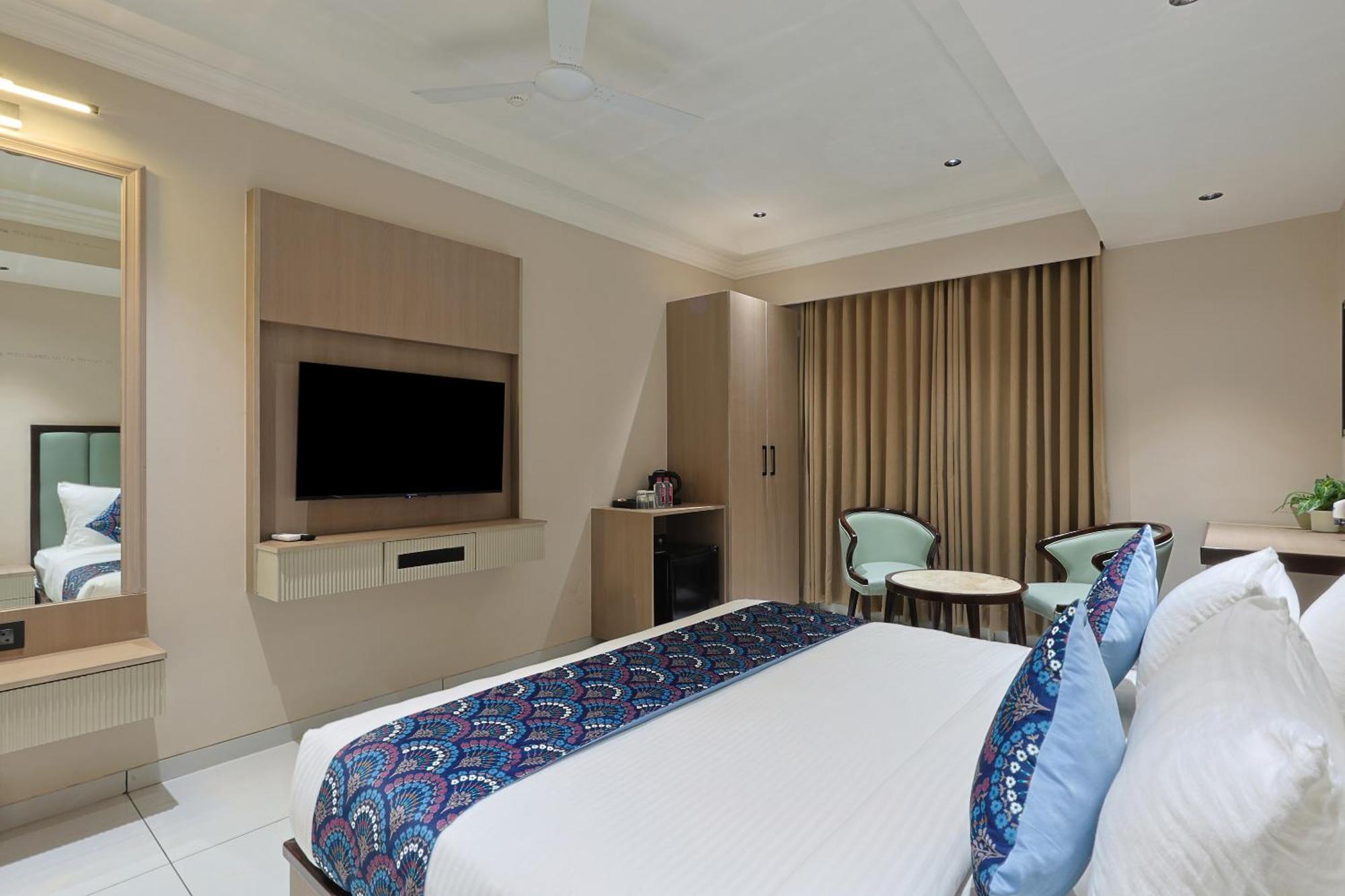 Hotel Royal Town Ahmedabad Ngoại thất bức ảnh