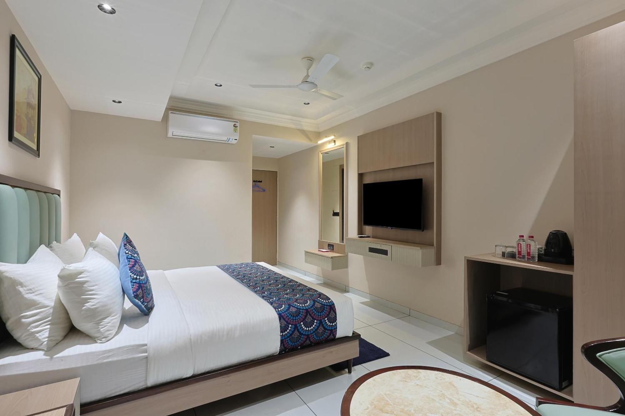 Hotel Royal Town Ahmedabad Ngoại thất bức ảnh